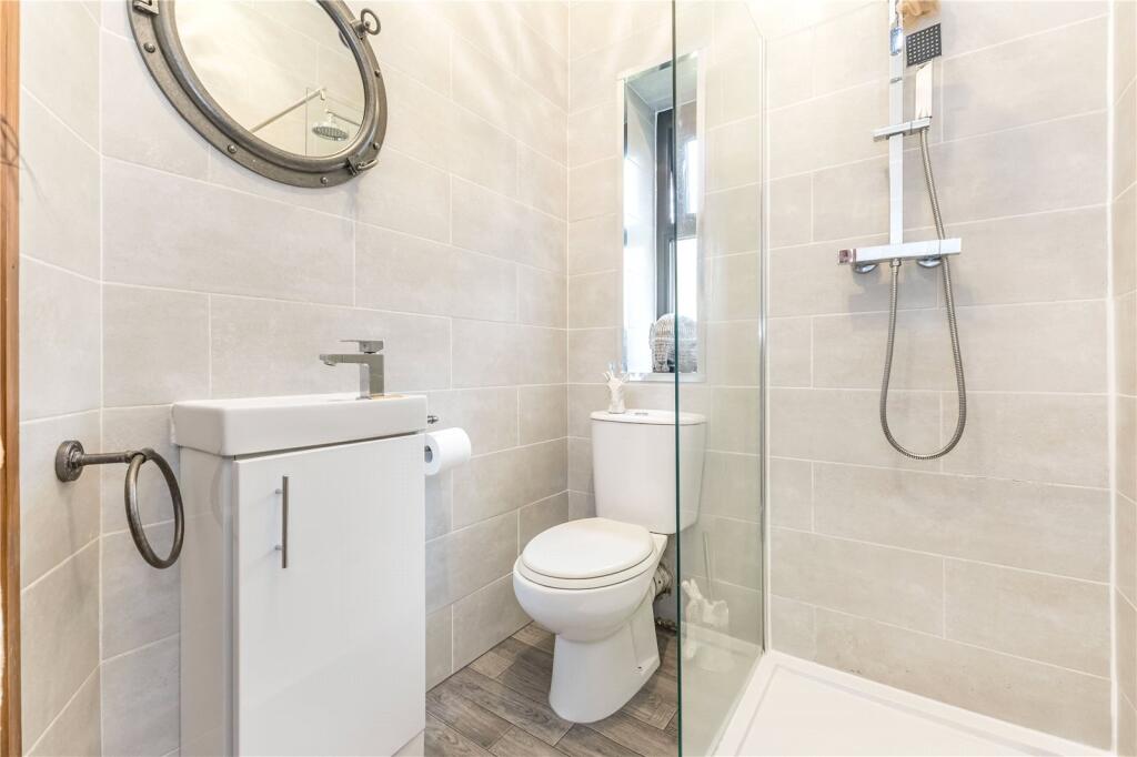 En Suite Shower Room