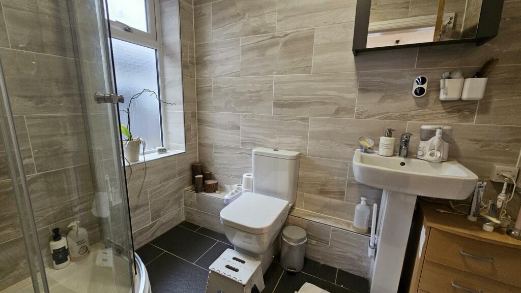En-Suite Shower Room/WC