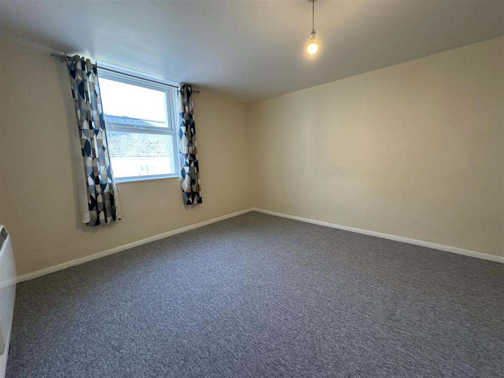Bedroom 1.jpeg