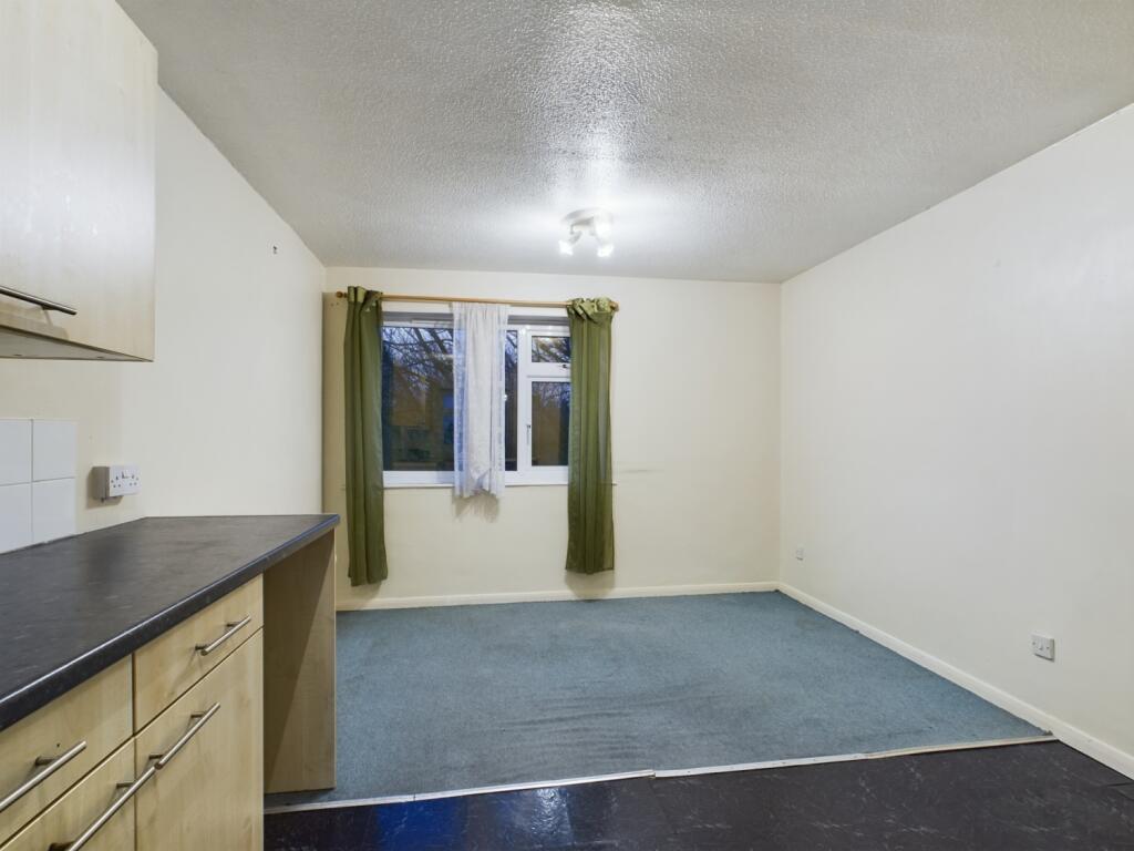 CAM01740G0-PR0303-STILL003