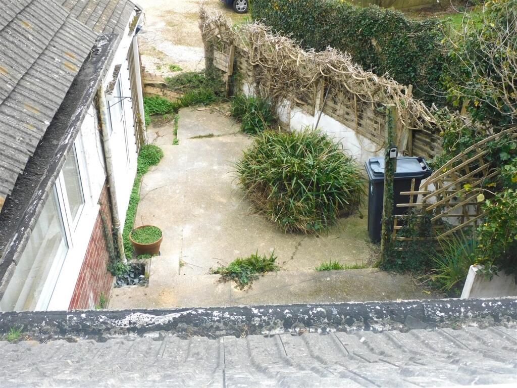 67 SD rear garden.JPG