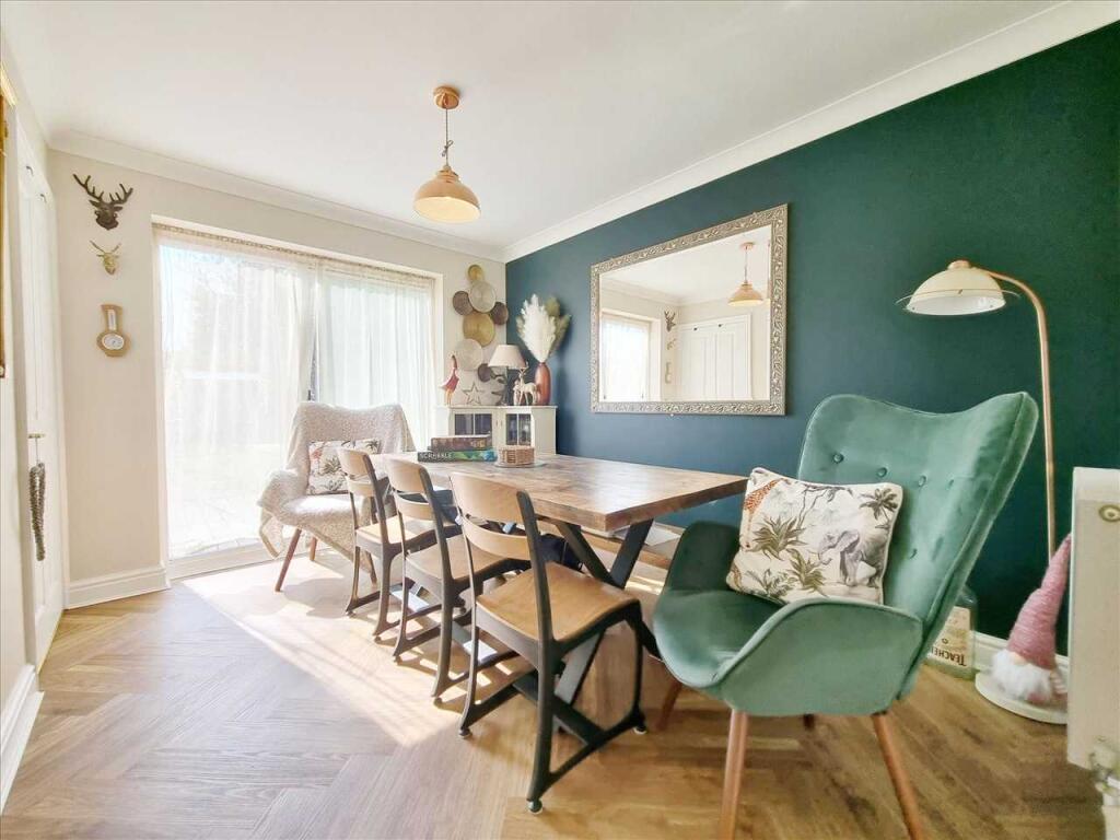 Dining Room: