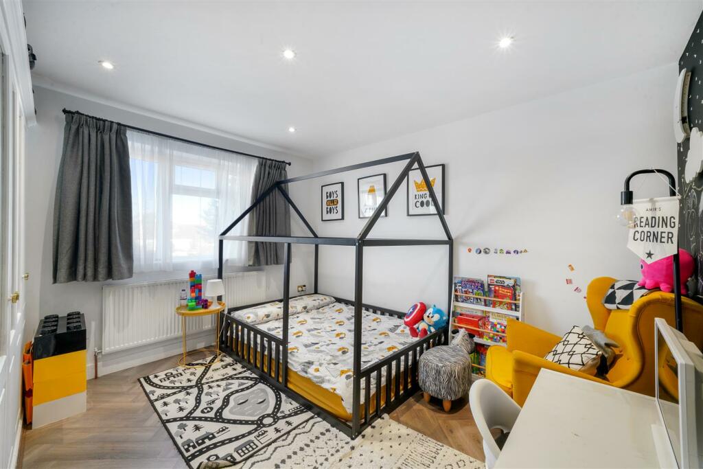 Rear Aspect Bedroom.jpg