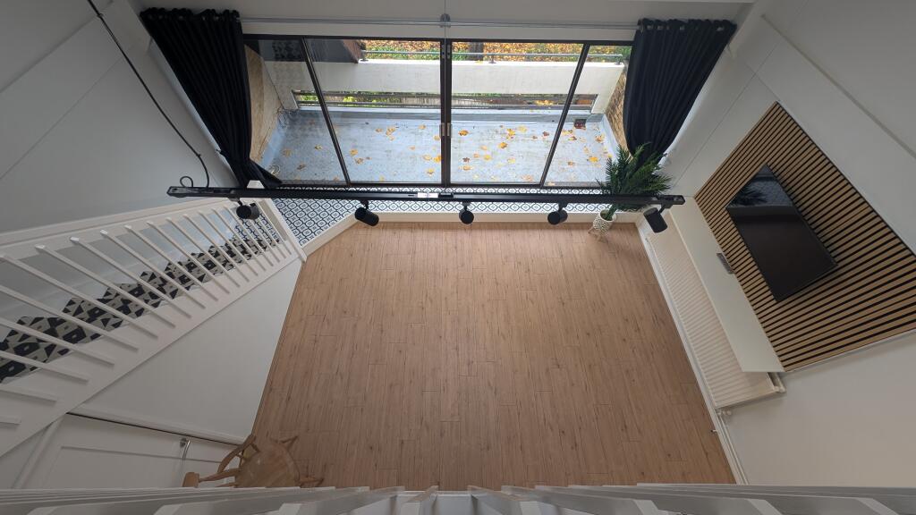 PXL_20251110_0925534