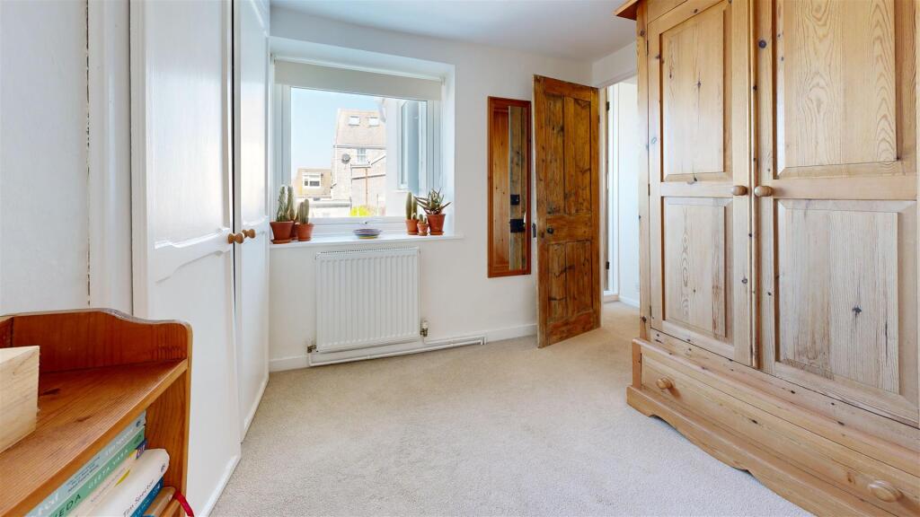 8-King-Street-Bedroom 2.jpg