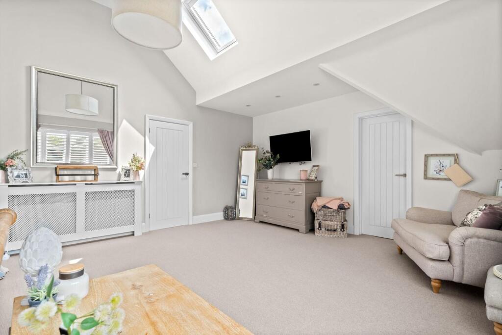 32-web-or-mls-CORNERCROFT  FINSHED EDITS-19.JPG