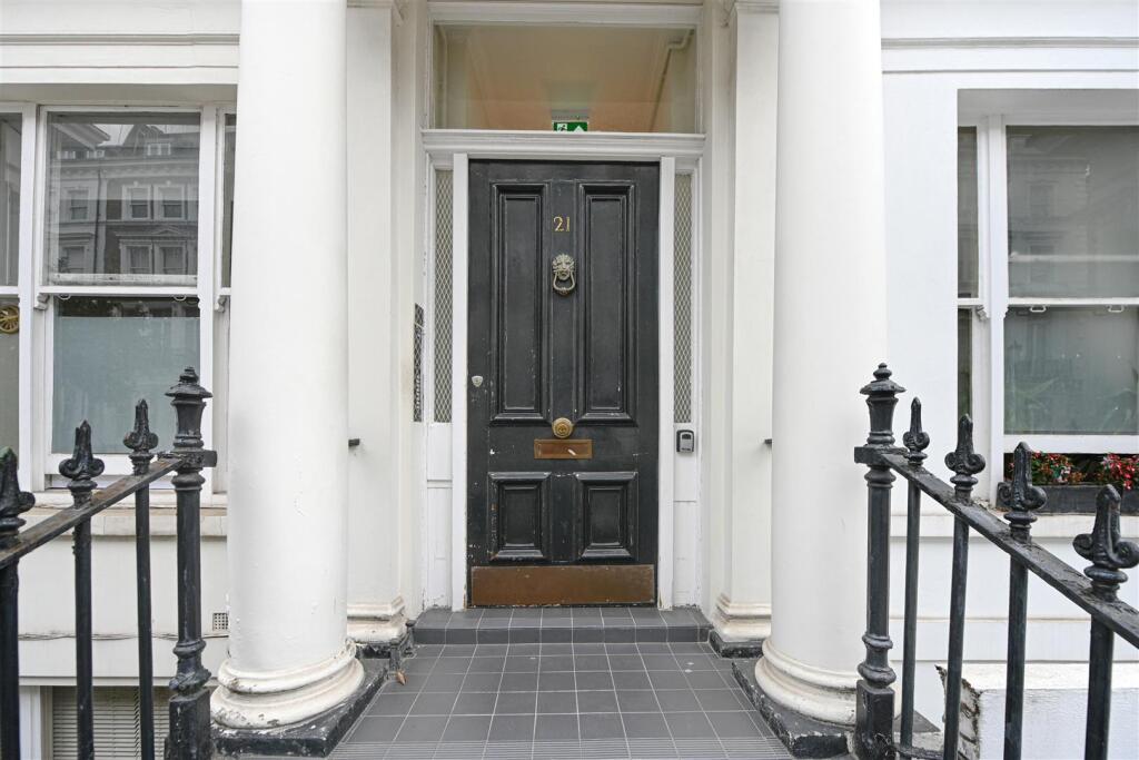 Exterior   .jpg