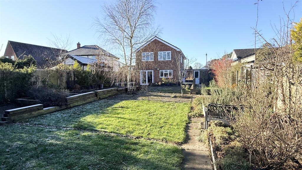 11. 77 lake road rear sunny 2 New.jpg