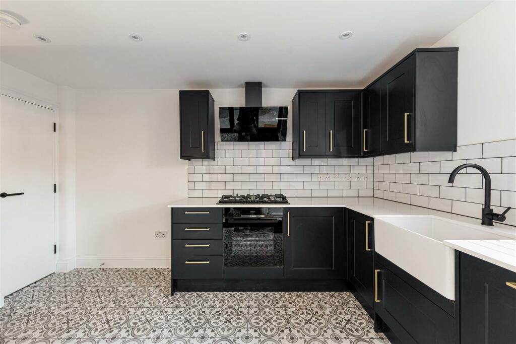 South Esk Road, E7