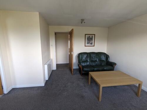 5 12 Appin Terrace living room.jpg