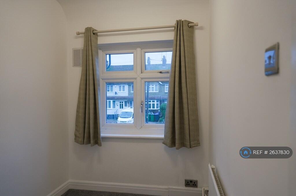 Small Bedroom/Office