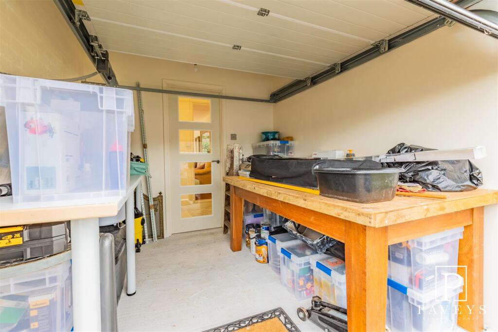 GARAGE STORE ROOM