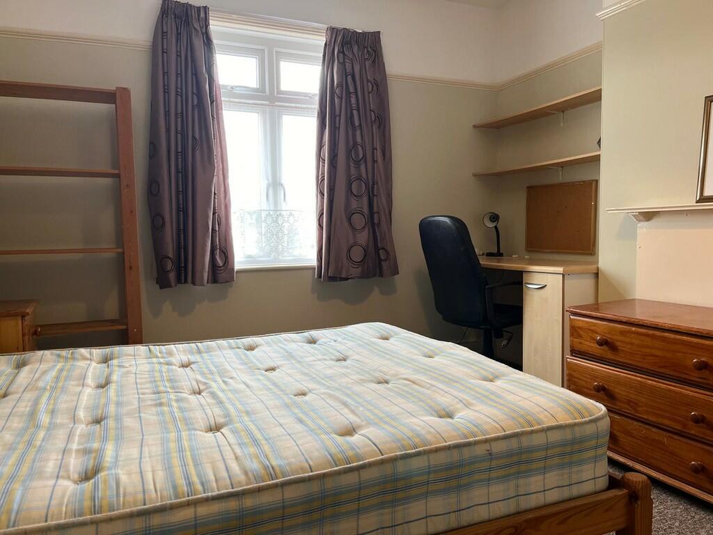 original-8A7A4008...