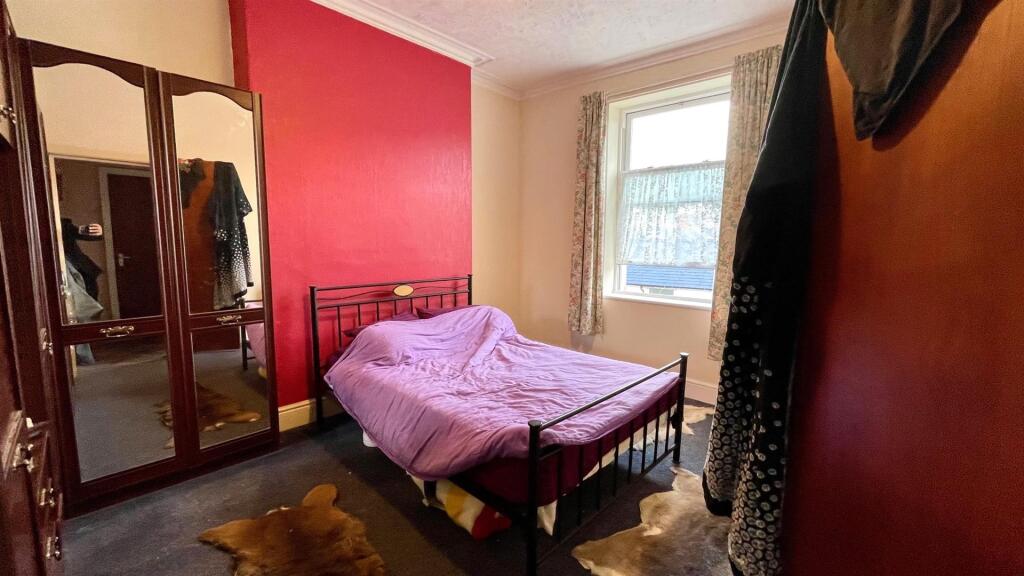 lloyd street 16 flat 4 bed 1.jpg