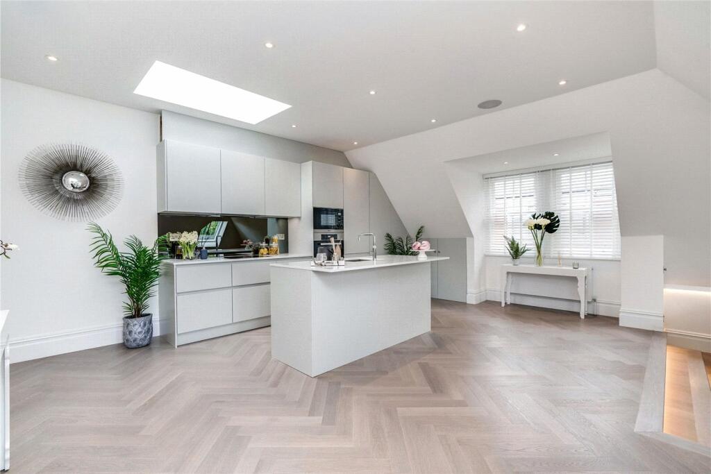 Kitchen/Living Area