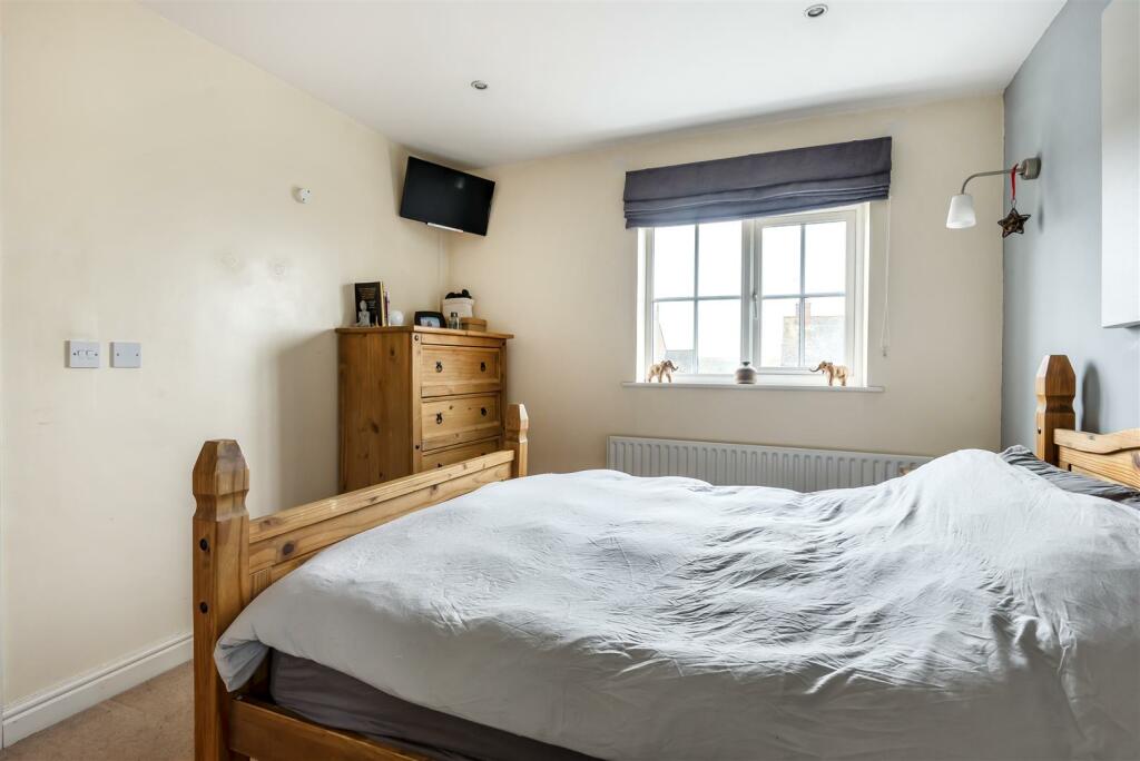 33a High St, Silverstone