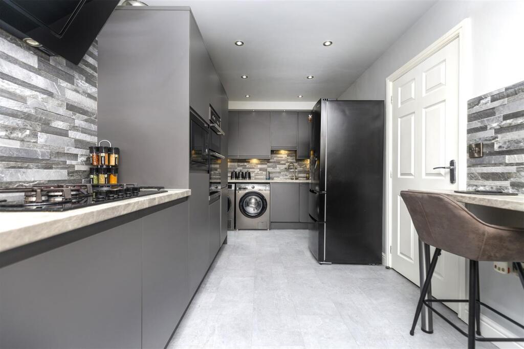 Bramleys Estate Agents - Dewsbury Road - Elland (2