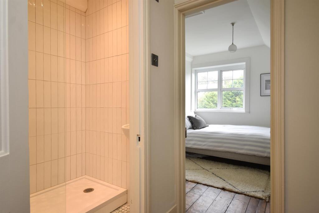Bedroom &amp; shower room