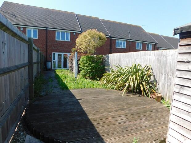 17DeeCloseGarden2