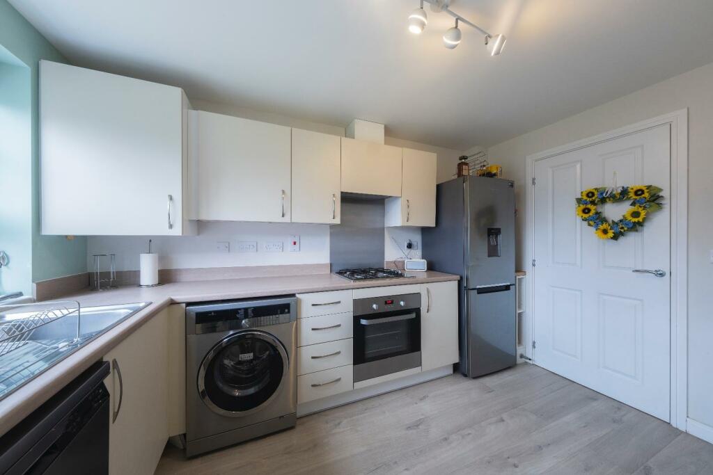 17 Hazelhurst Way-004.JPG