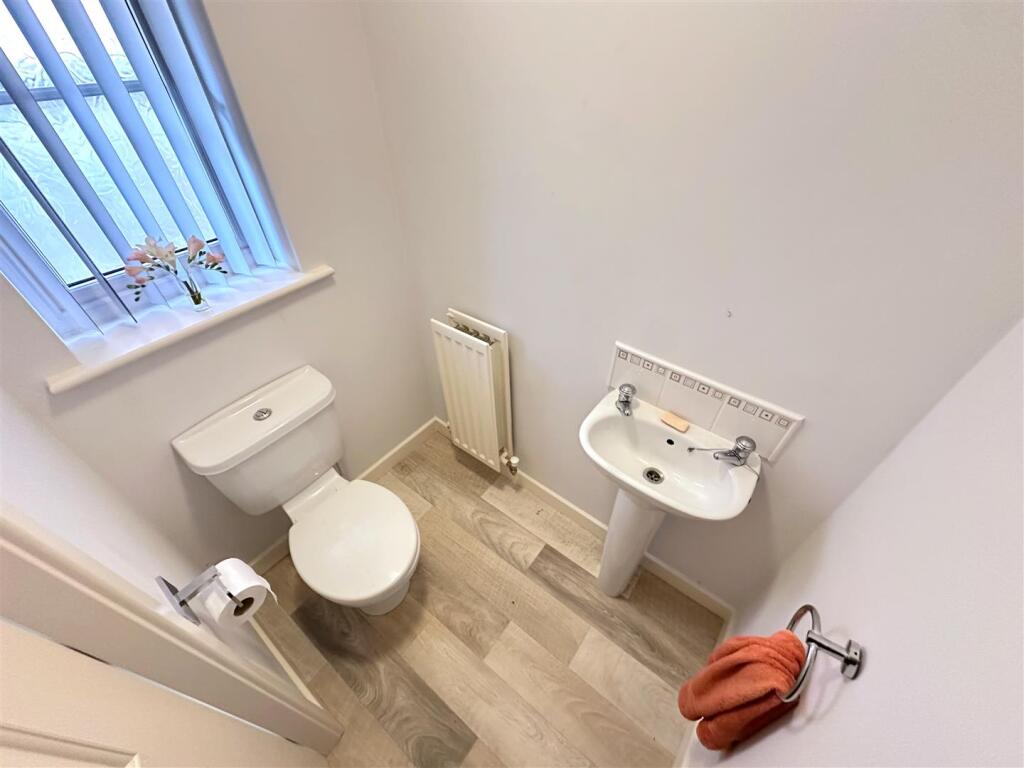 Cloakroom/WC