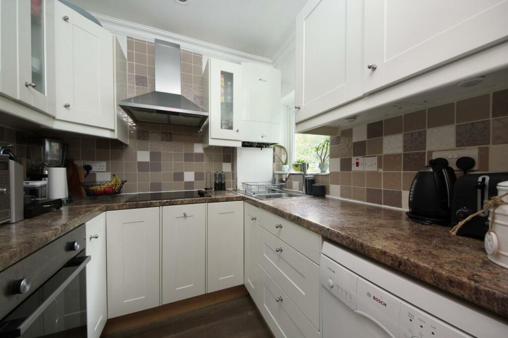 GV- F2-47 The Avenue (14).jpg