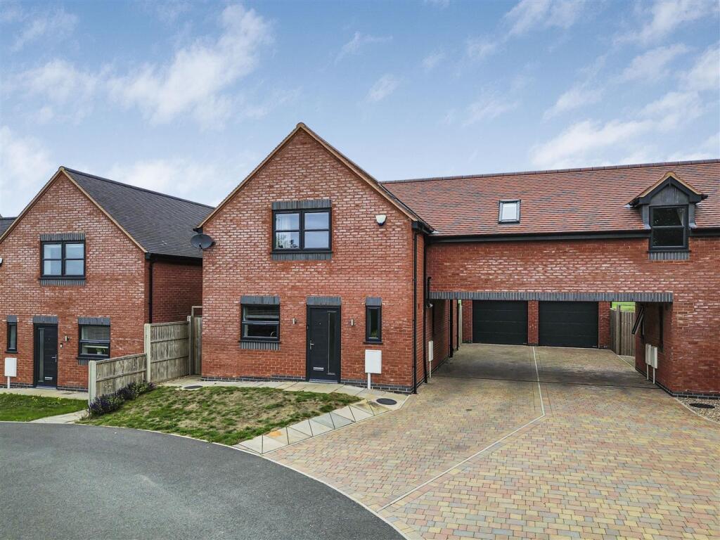 2 Skylark Close, Swinford (39).JPG