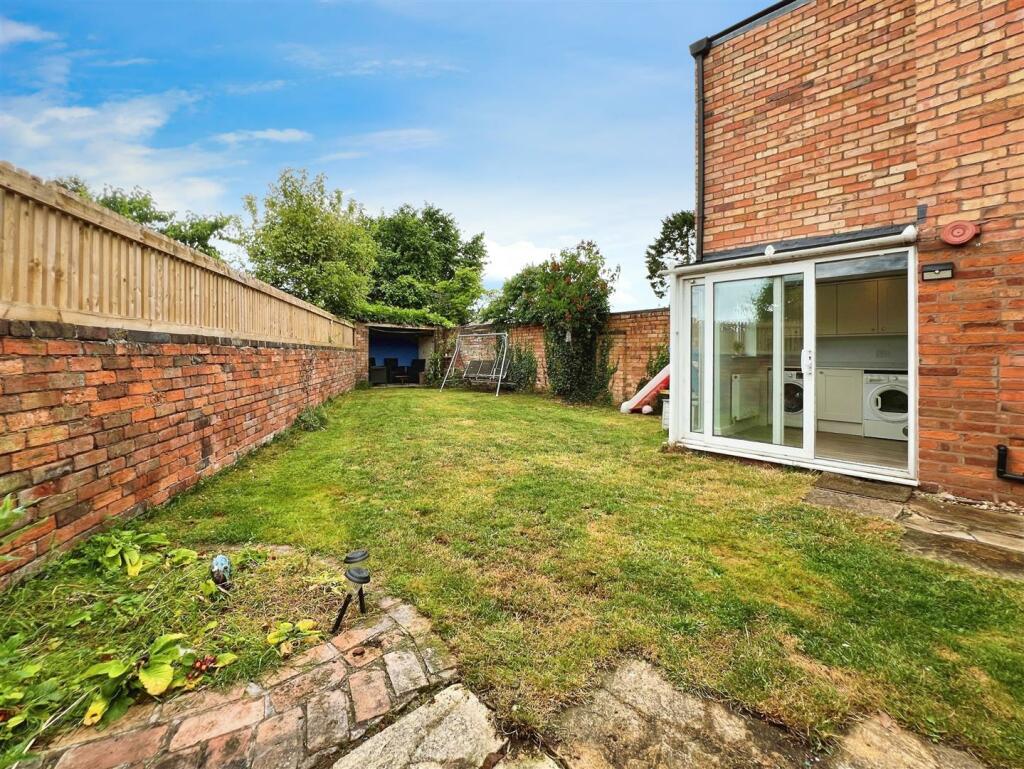 ee0992d5-rear 20garden.jpg