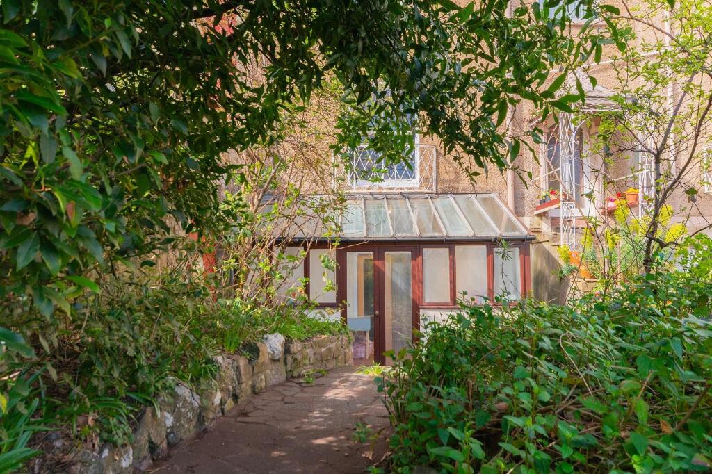 2F6RMR - External F.jpg