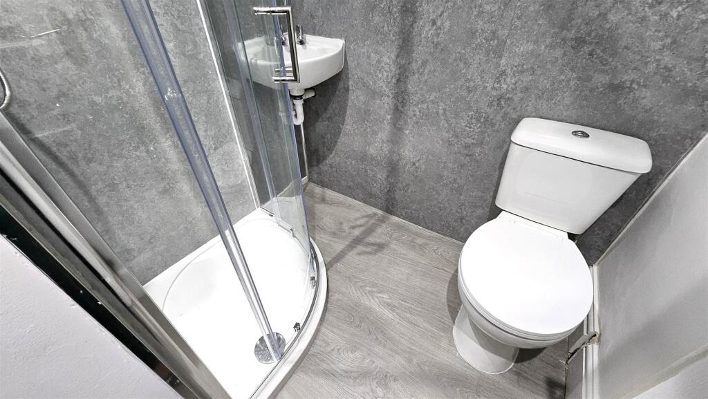Shower Room.jpg