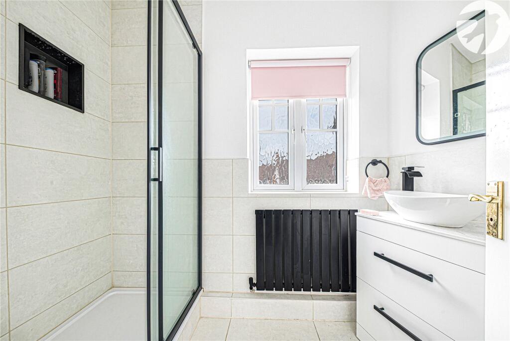 Ensuite To Bedroom 2