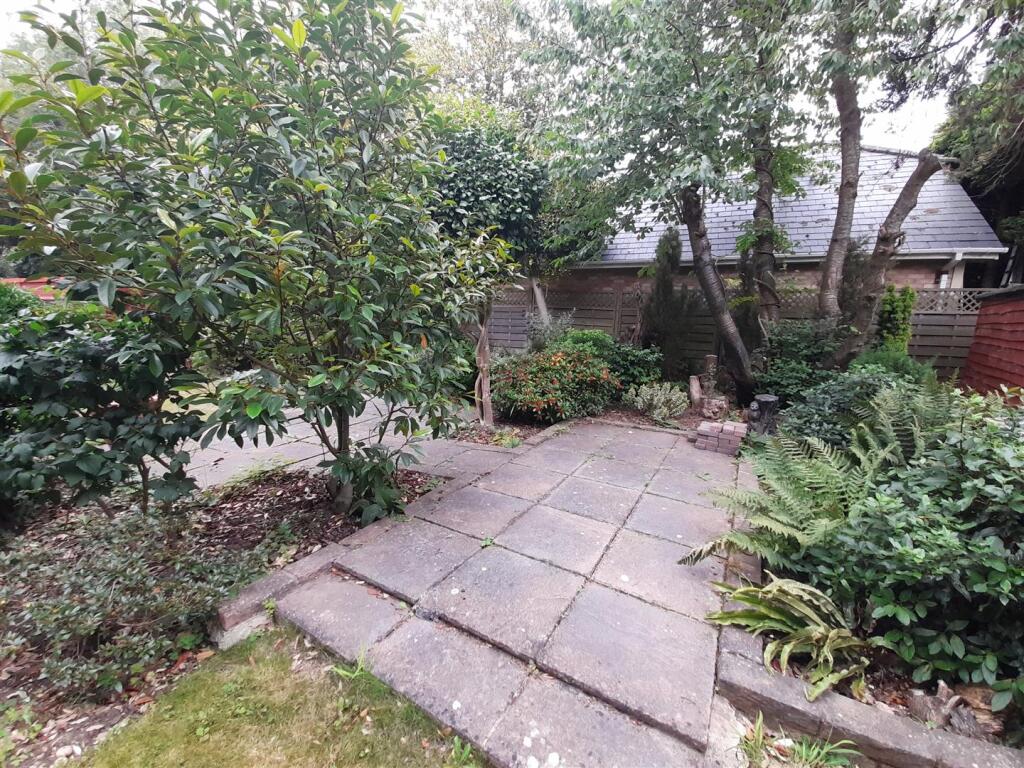 Rear garden 1.jpg