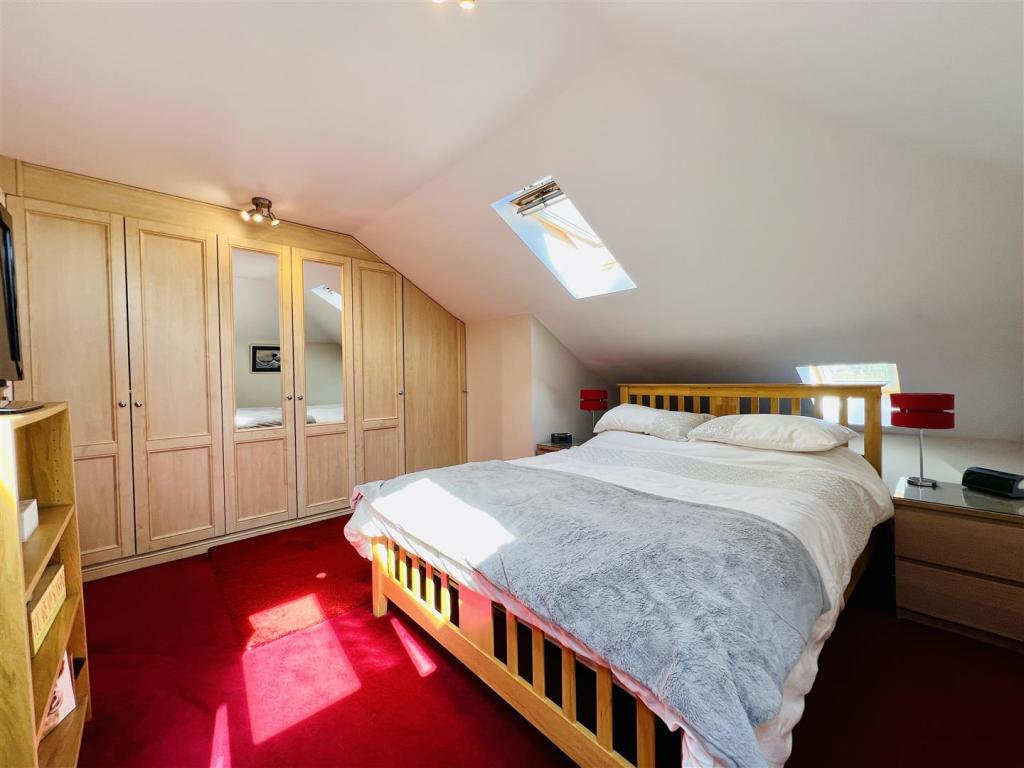 Bedroom 1 Aspect 3.jpg