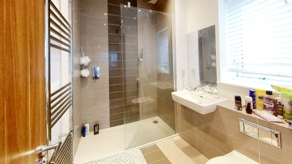 Flamsteed-Close-Bathroom(1).jpg
