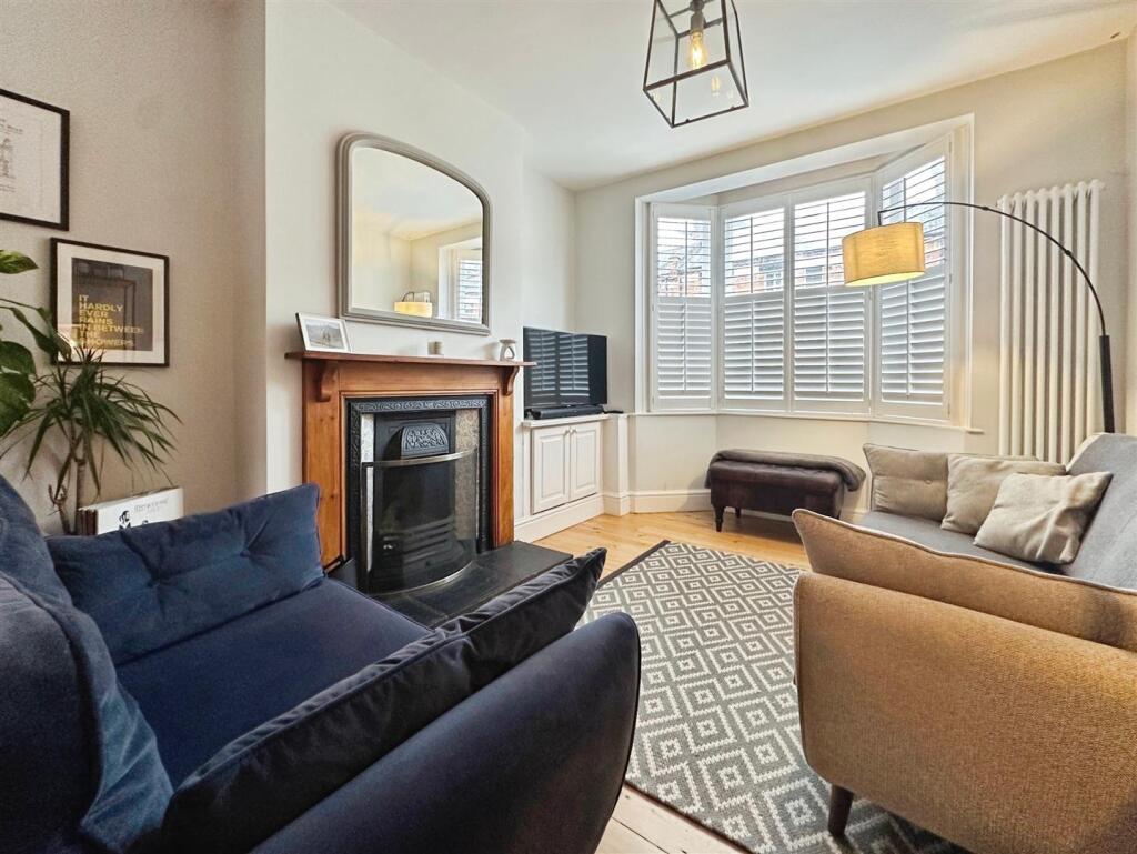 3120859f--4D39-96AC-928D94AE3B0C-85894-00001C1C25B