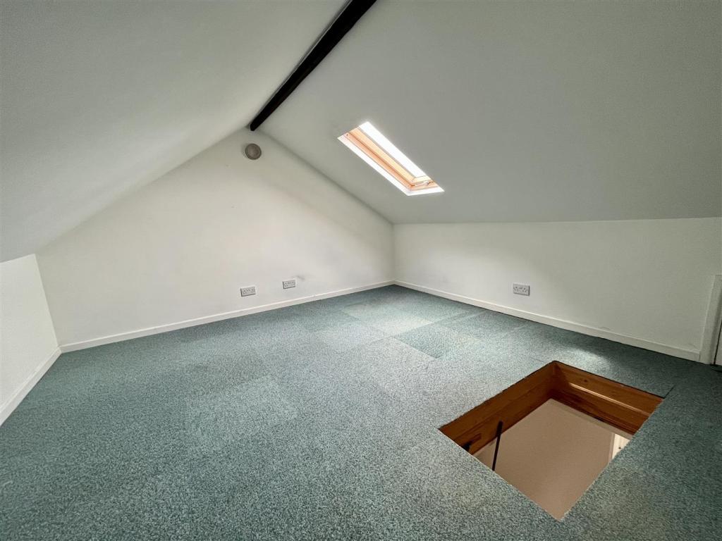 Loft Room.jpg