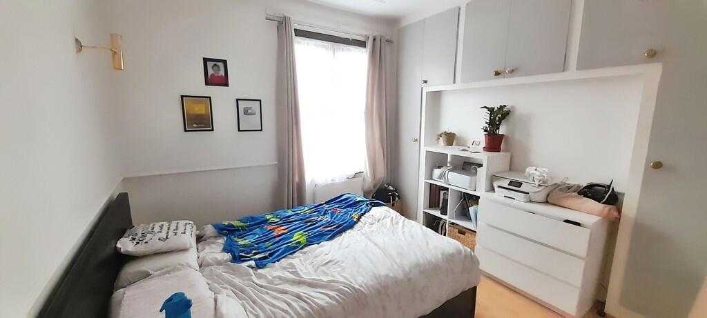 46189553-WhatsApp...