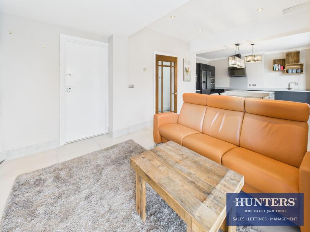 Kitchen / Living Room