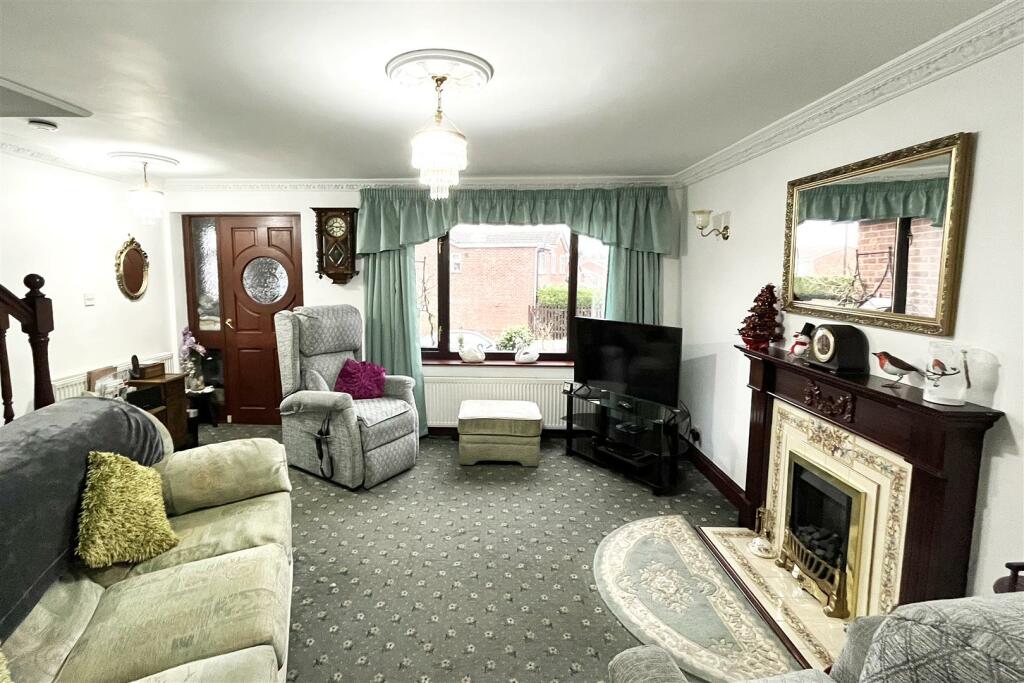 Living room_01_new.jpg
