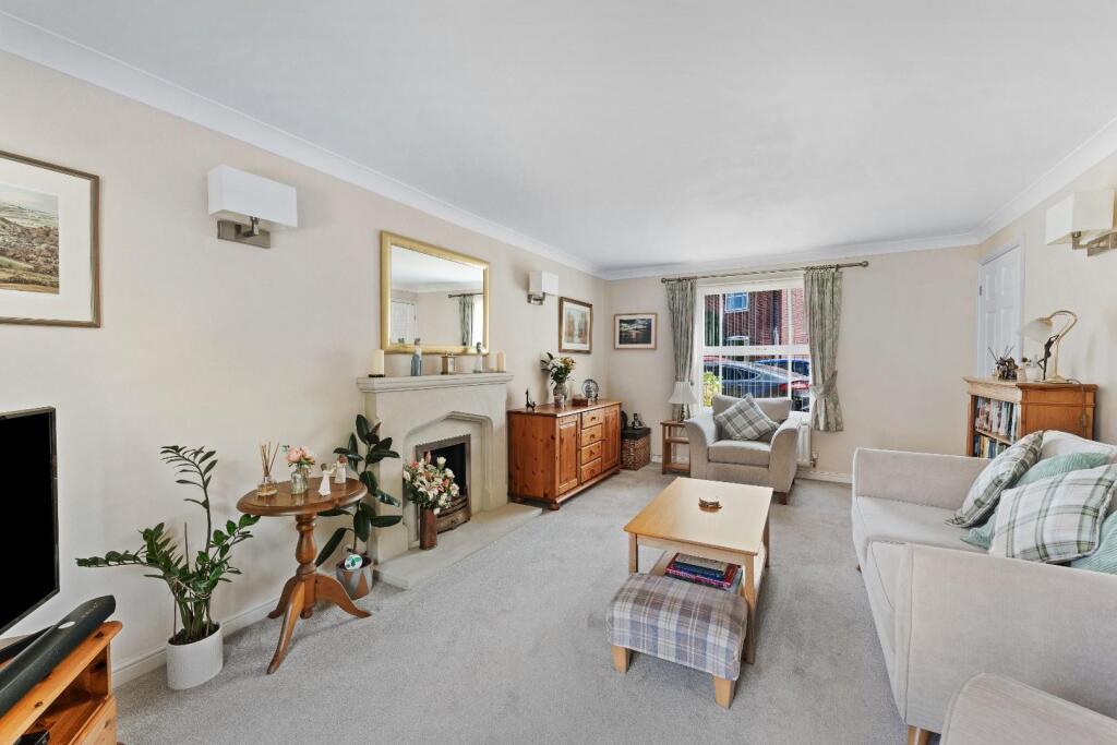31 Grange Farm Rd  BS49 4RB 8.jpg