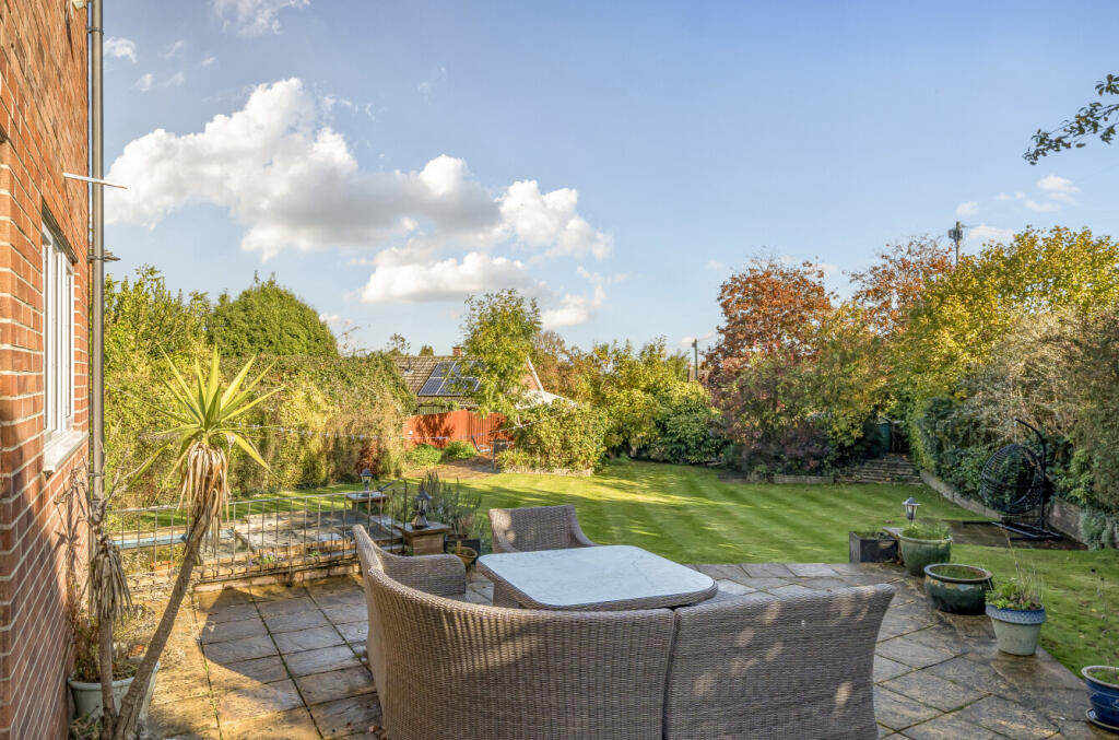 1371777-7-68fb520...