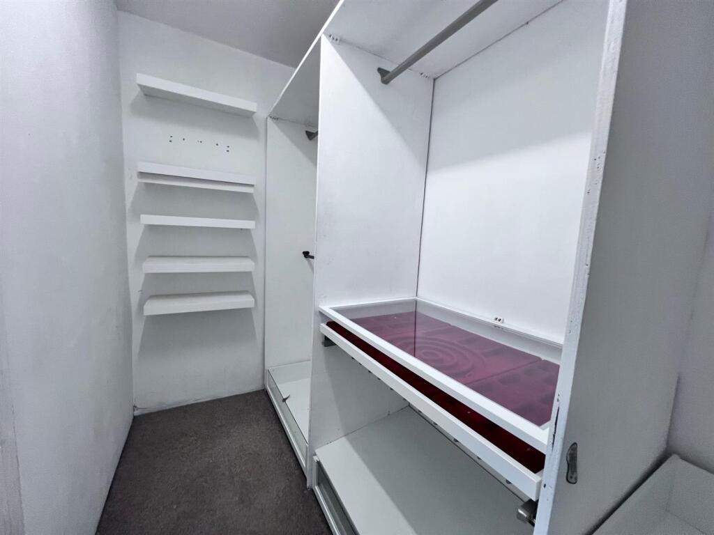 Rear Bedroom 2 Closet.jpg