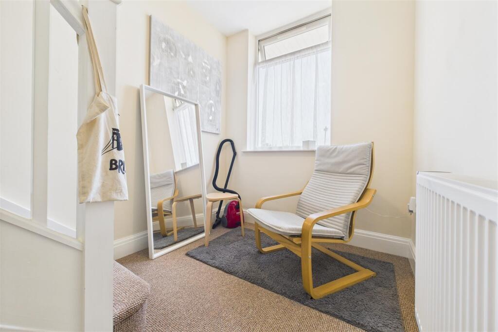 46 Frome Valley Road, Frenchay, Bristol BS16 1HE |