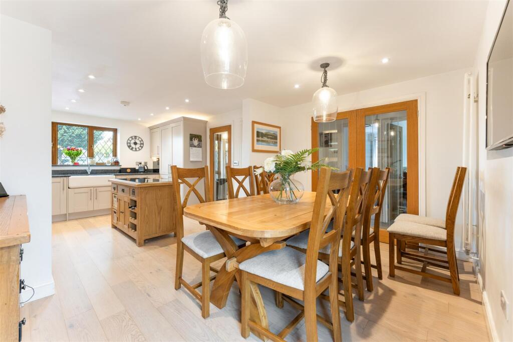 132 Earlswood Common_15.jpg