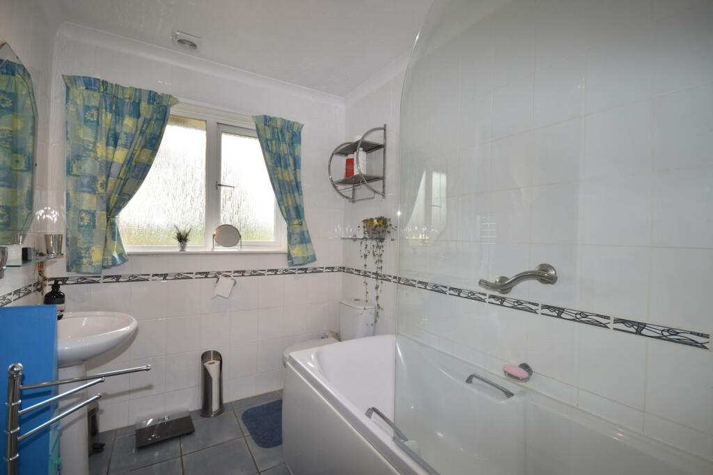 Bathroom.JPG