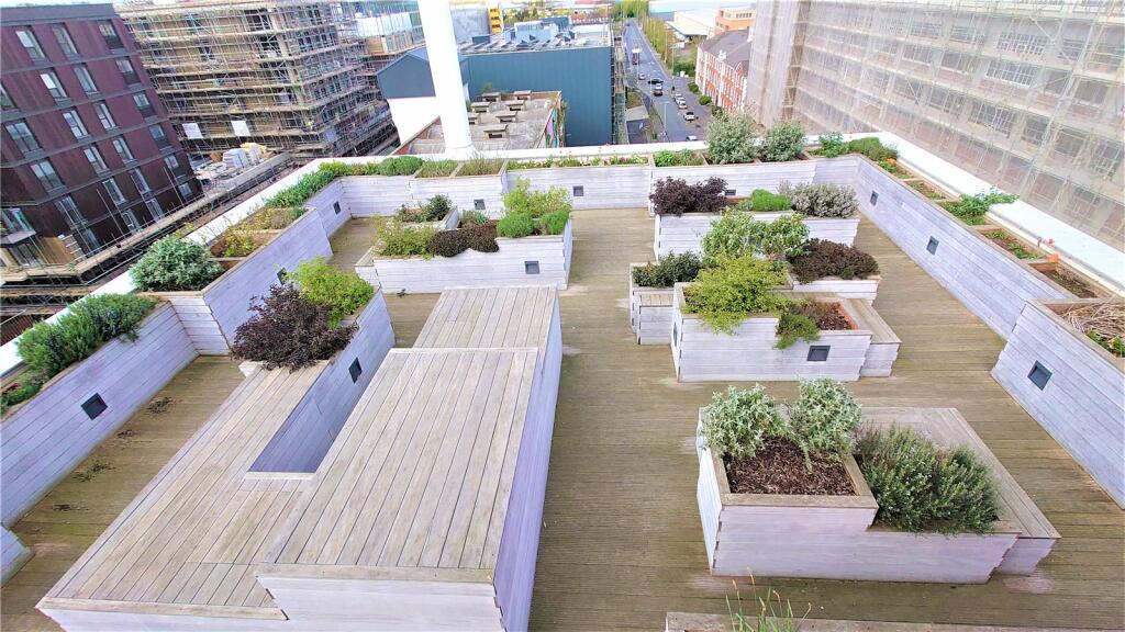 Roof Top Terrace (3)