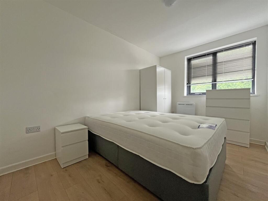 Flat 10 Bedroom
