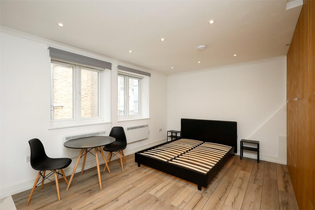 Studio Room