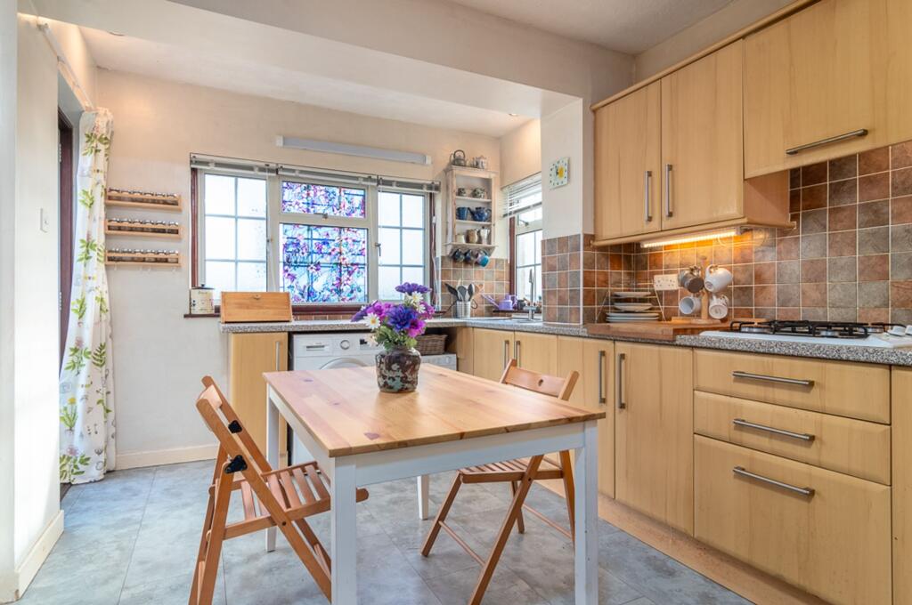 Dining kitchen