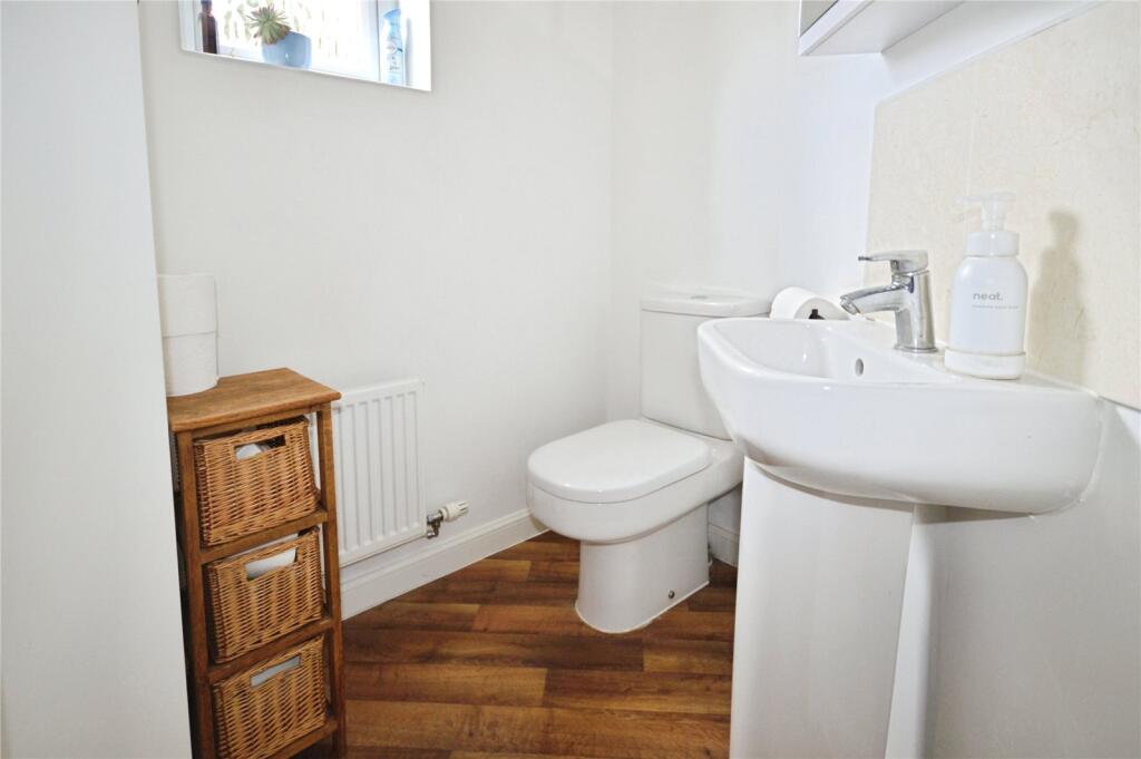 Cloakroom/Wc
